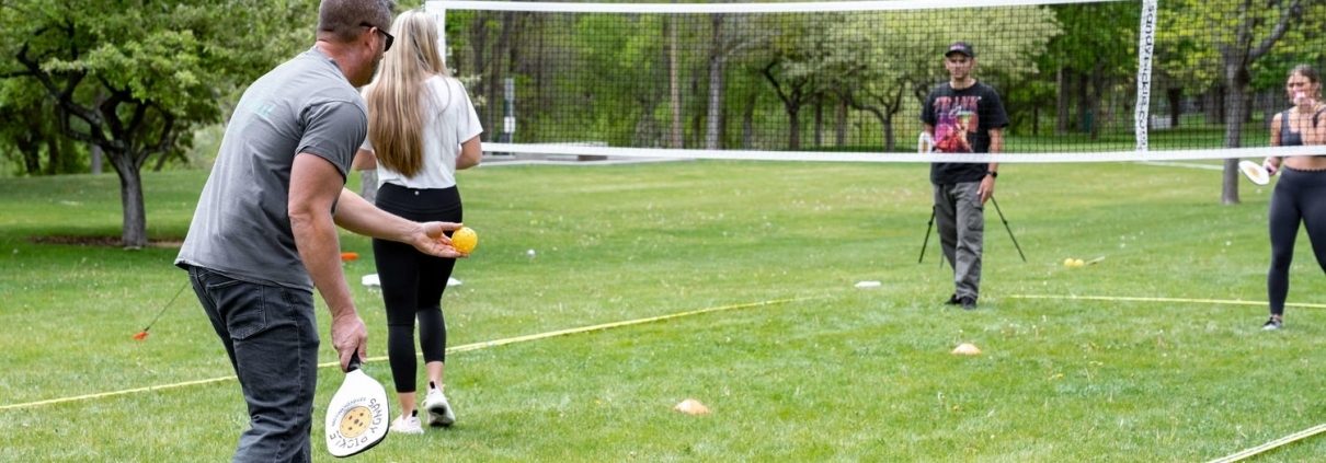play pickleball on grass